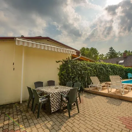 Privathaus Mit Pool Und Garten In 시오포크